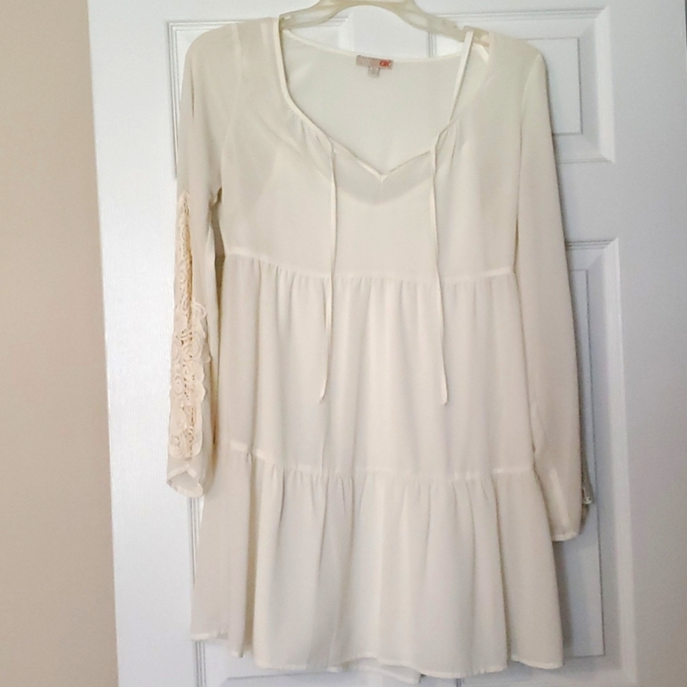 Gianni Bini NWOT Tiered Dress Size M